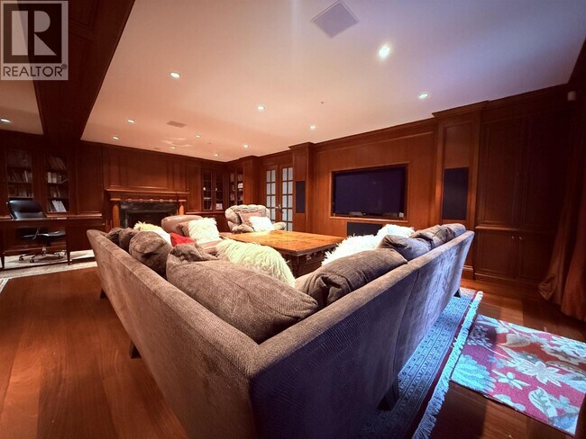 Photo - 3637 Pine Cres