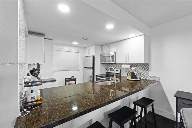 Photo - 8075 SW 107th Ave Unidad 221