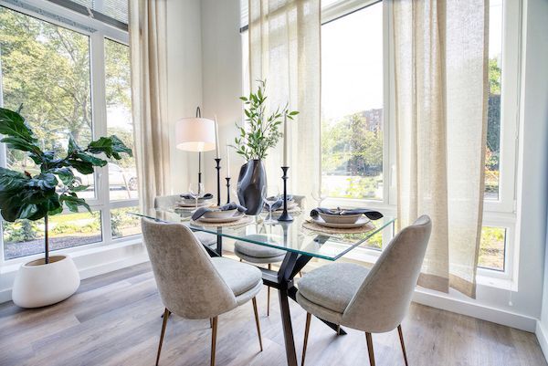 Photo - Hamilton Crossing