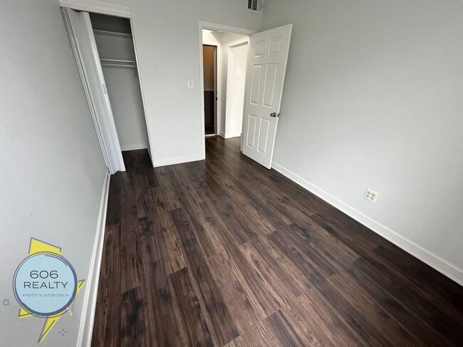 Photo - 3420 W Irving Park Rd