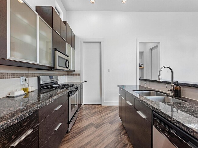 Building Photo - 3421 Gillespie St