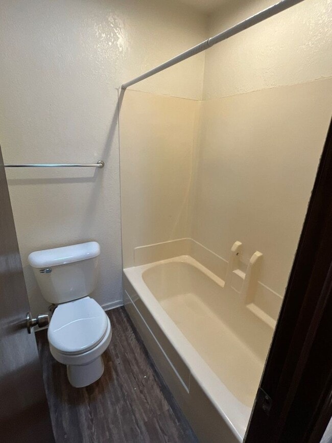 2 bedroom 1.5 bath (I235 and Kilpatrick T... House House Rental in