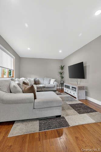 Photo - 132 Roosevelt Ave