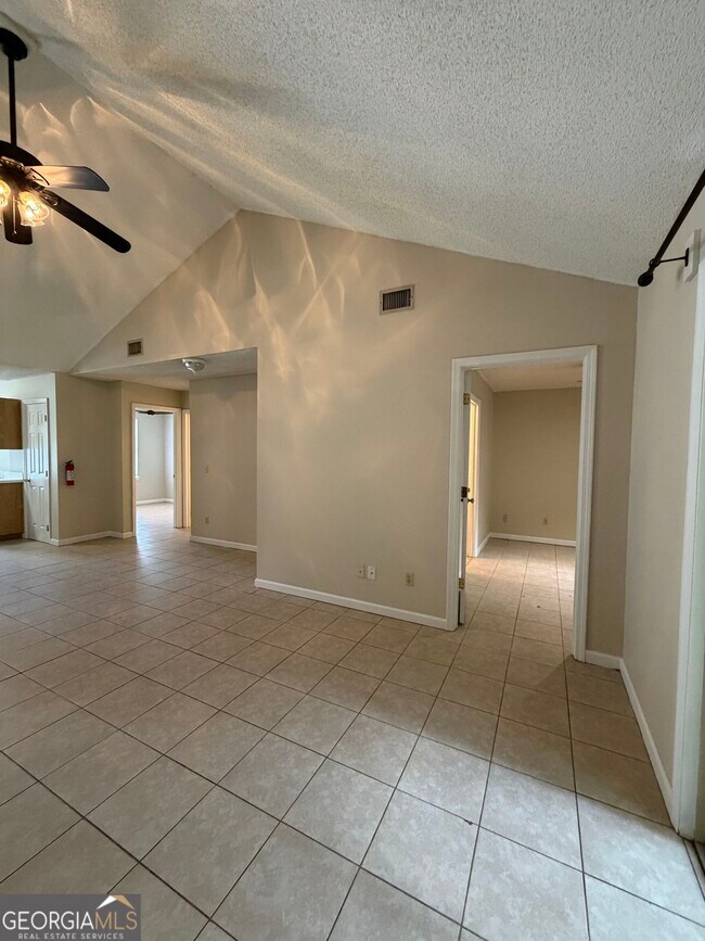414 Admiral's Walk Dr