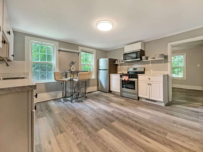 Photo - Seeking a roommate for a 2 bdr, 2 bath low...