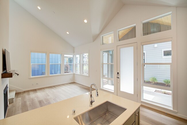 Photo - 2bd/1.75ba Kirkland House