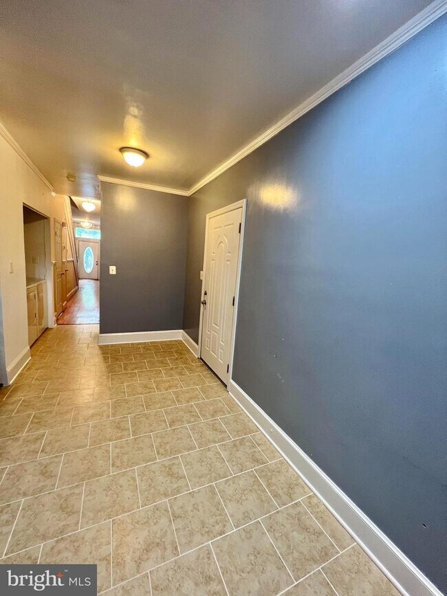 Photo - 824 7th St NE