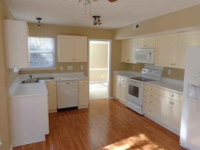 Photo - 14211 Harlequin Dr