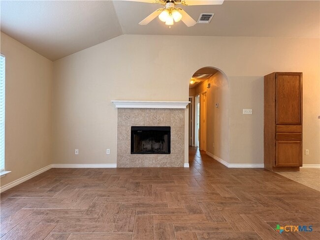 1229 Hilltop Dr