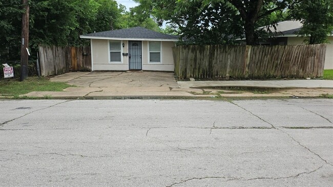 Building Photo - 5603 Northridge Dr