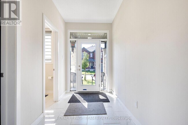 Photo - 1007 Showman St