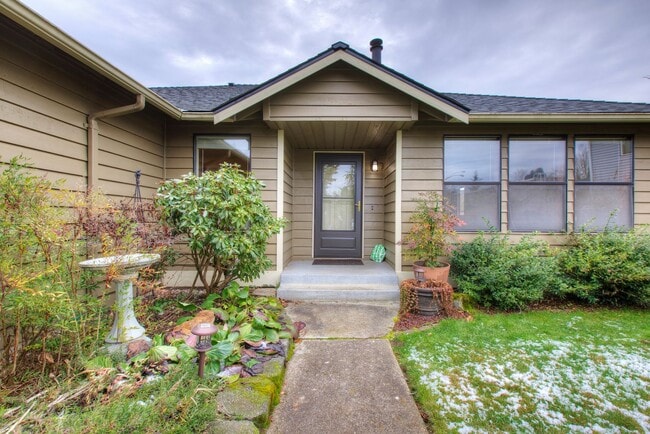 Photo - Bright & Spacious Rambler off of Cul-de-Sac