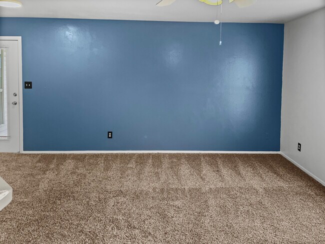 2 BR, 2BA - Lliving
