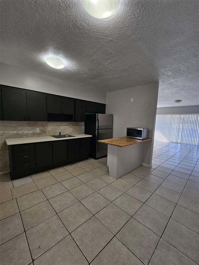 Photo - 2201 NE 172nd St Unit 3