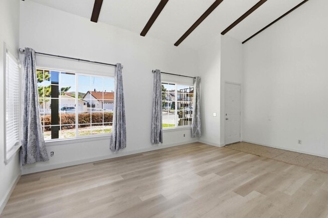 Photo - 1197 Barrington Ct