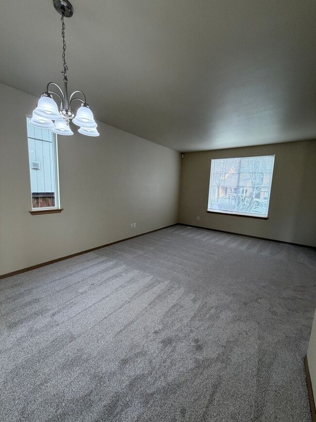 Photo - 843 Gina Ct SE