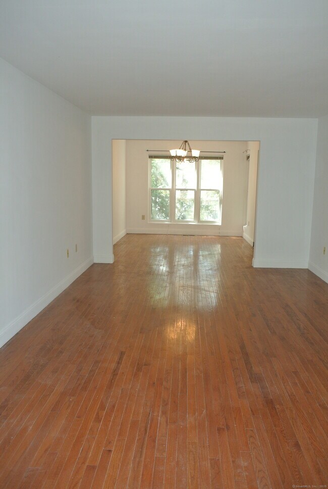 Photo - 130 Winchester Ave Unit 304