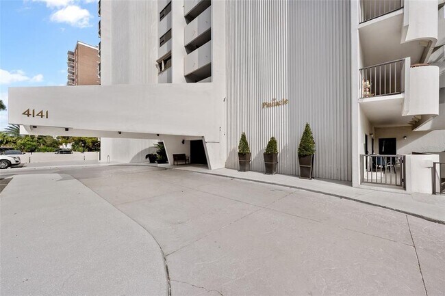 Photo - 4141 Bayshore Blvd Unit 204