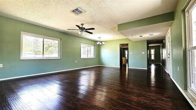 Photo - 1524 Newhope Rd
