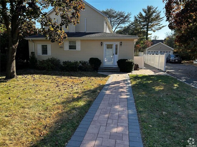 Building Photo - 148 Hillside Ave Unit A Rental