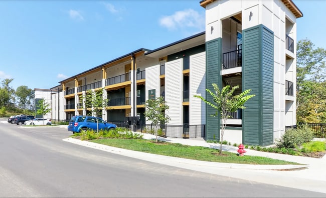 Apartment Exterior - Bells Bluff