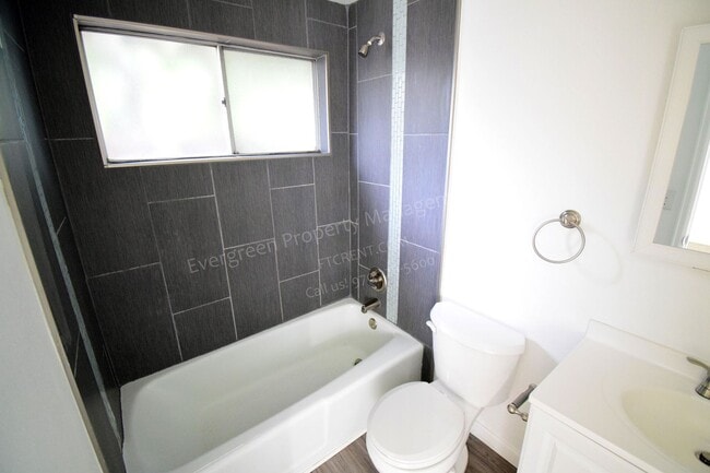 Photo - 824 N Garfield Ave Unit I