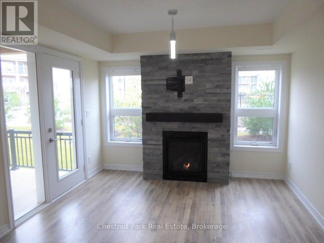 Photo - 2 Cove Ct Unité 102