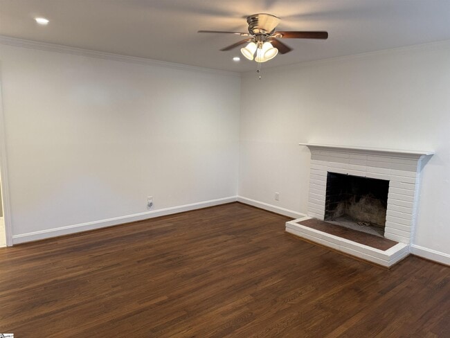 Photo - 320 Elaine Ave