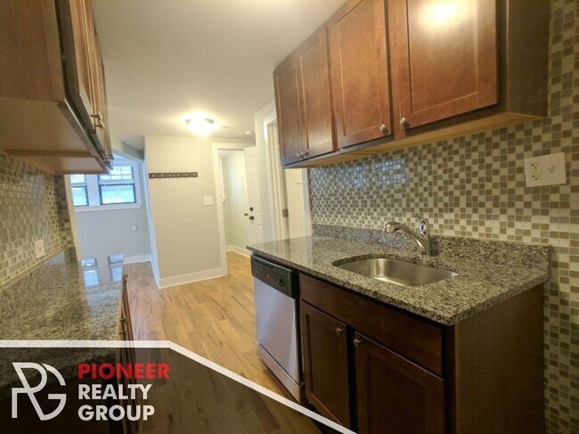 Photo - 4407 N Wolcott Ave Unit GDN