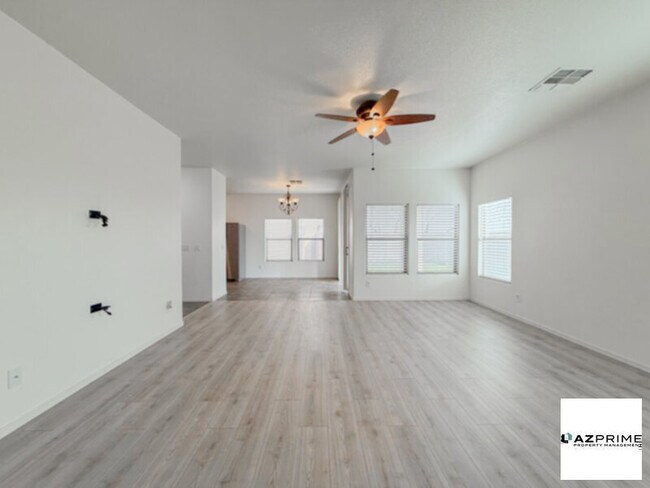 Photo - 7709 S 63rd Dr