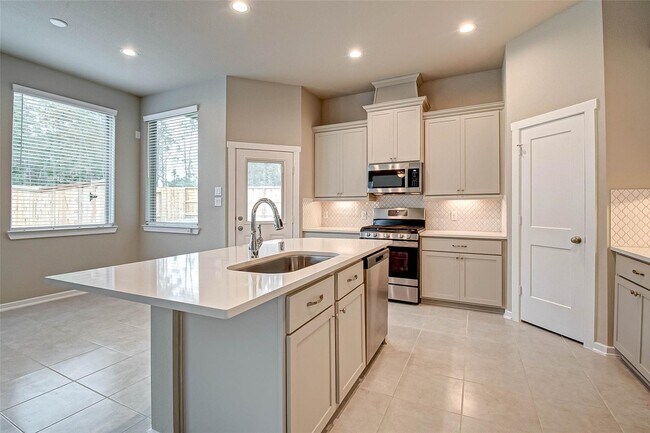 332 N Spotted Fern Dr