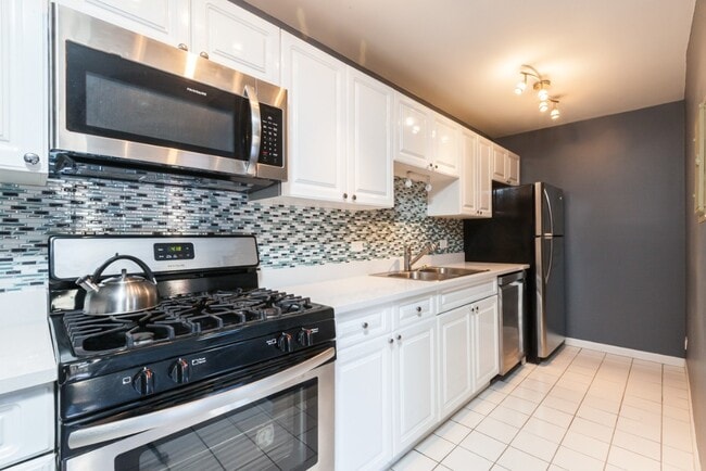 Photo - 435 W Oakdale Ave Unit 3a