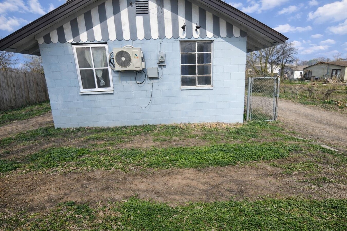 Tiny House - Tiny House