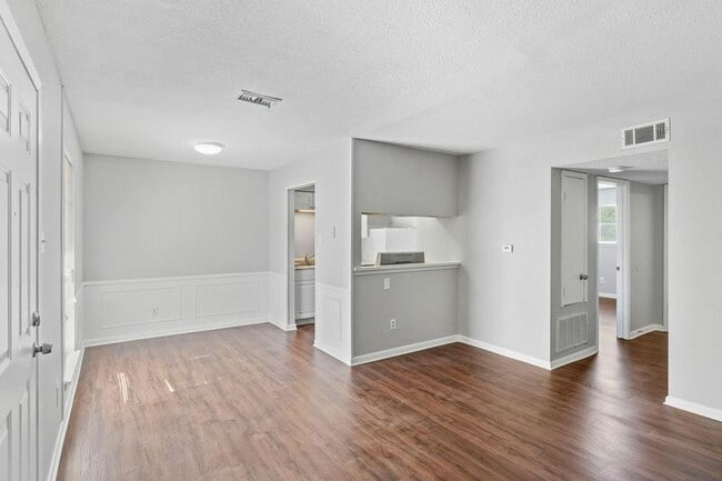 Building Photo - Tara Apartments