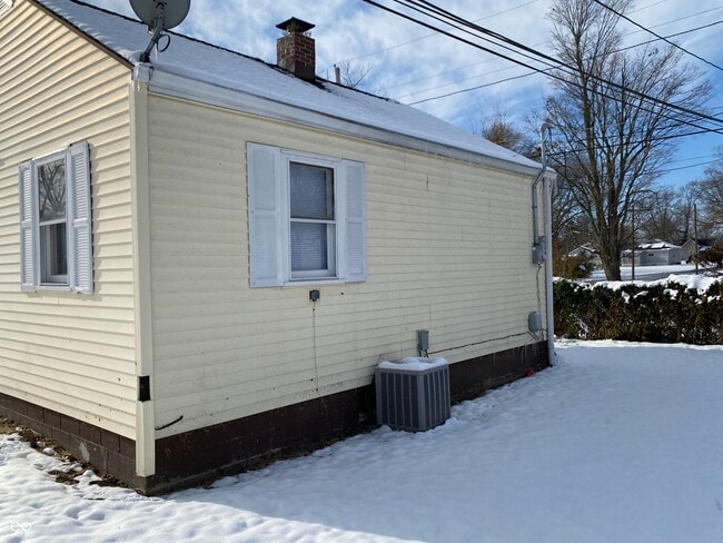 Photo - 706 W 23rd St