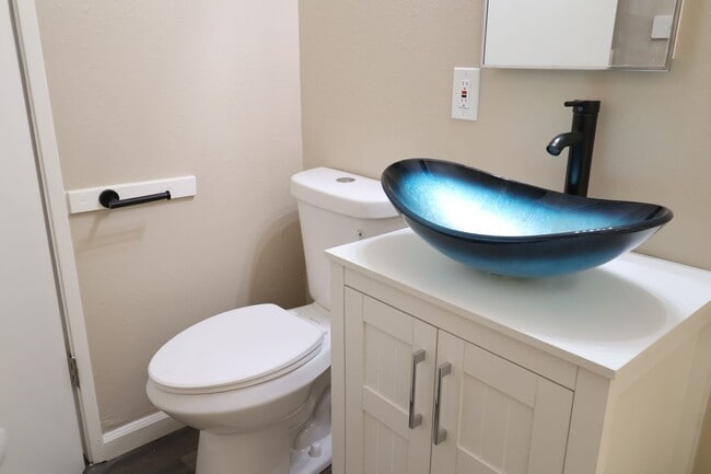Photo - MOY426 Unit 426 W Moyer Ave #B