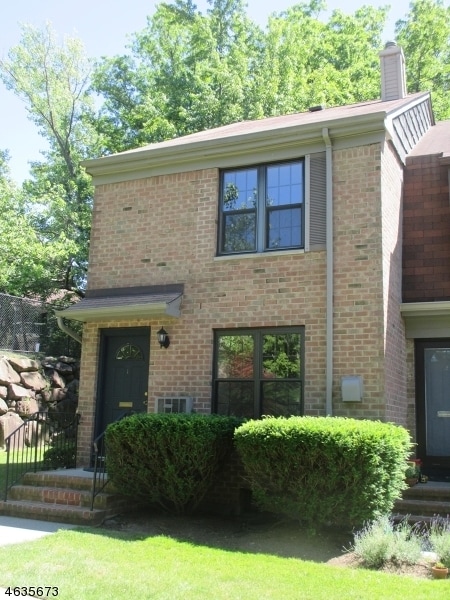 Building Photo - 181 Long Hill Rd Unit K-1