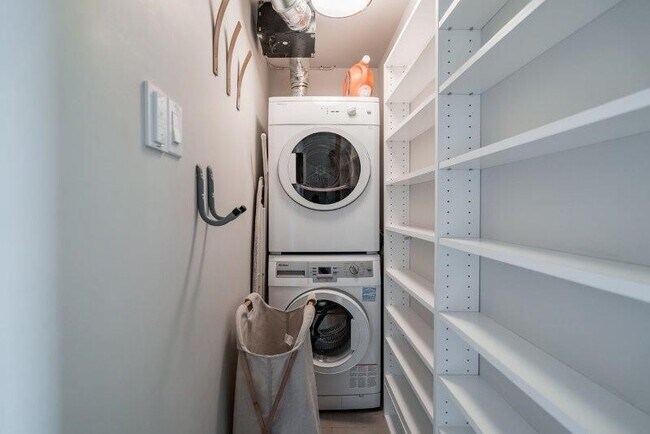 Photo - 1783 Manitoba St