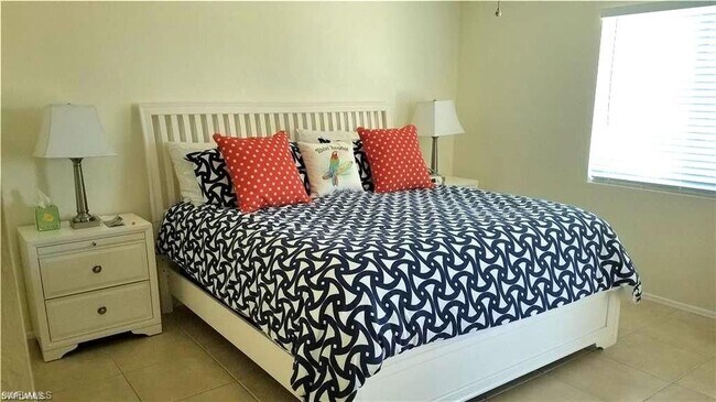 Photo - 1075 Foxfire Ln