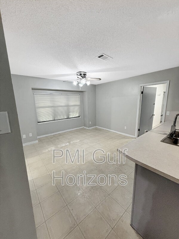 Photo - 6929 Summit Way