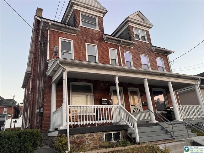 Photo - 926 Broadway