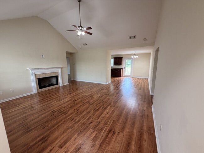 Photo - 259 Canterberry Pl