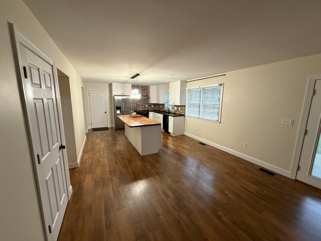 Photo - 125 Fieldstone Dr