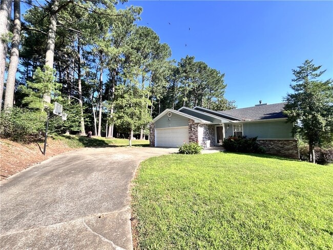 Building Photo - 40 Portsmouth Dr