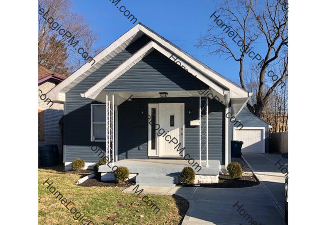 Building Photo - SOUTH BROAD RIPPLE 2 BEDROOM W/BASEMENT RECENTLY UPDATED
