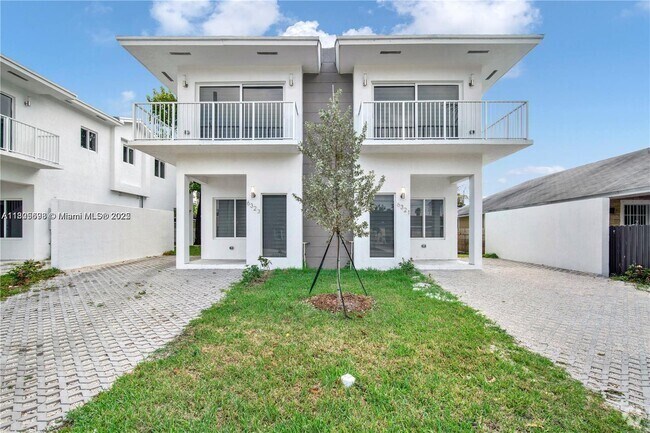 Building Photo - 6323 NW 1st Pl Rental
