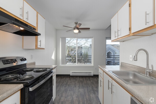 2BR, 2BA - 994SF - Dining Room