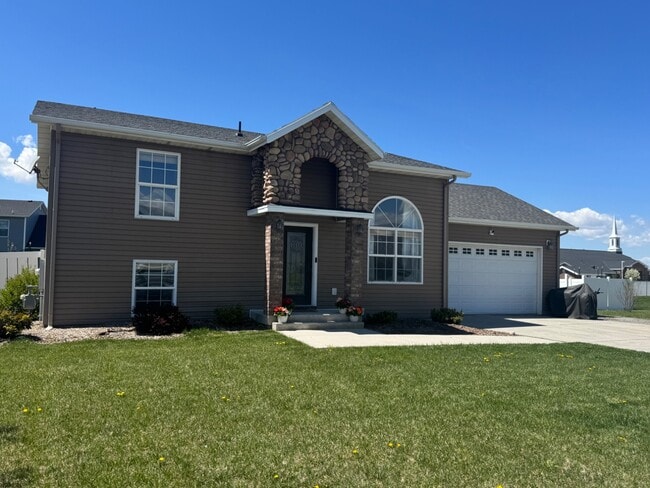 Photo - 3261 S 1500 W