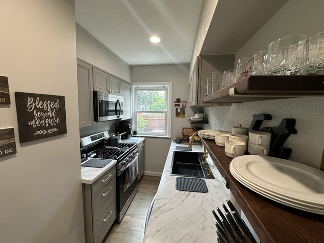 Photo - 122 Lowden St