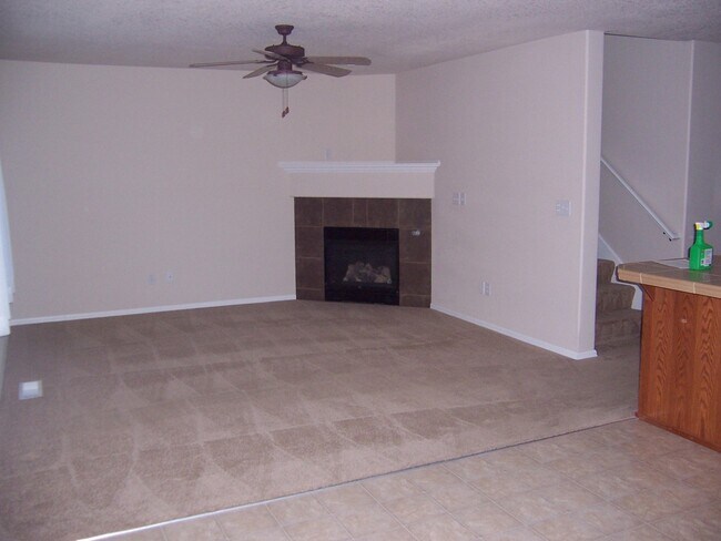 Photo - Available Now: 4 Bedroom Home in Willamette Landing